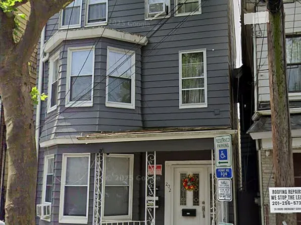 202 Elm St Floor 3, Newark, NJ 07105