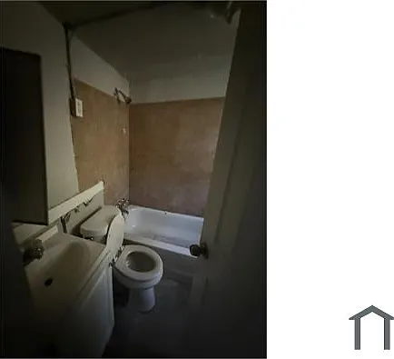 3 bed, 1400 sqft, $2,100 — Photo 2