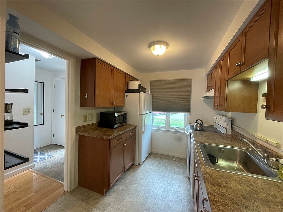 Echo Hill Townhouse 25 Bedford Ct Amherst MA Zillow