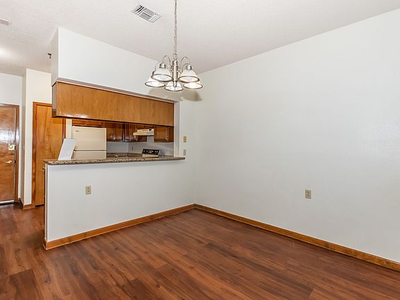 3rd image of 2106 S Cynthia St #B206
