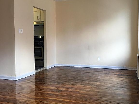 4th image of 132-35 Sanford Ave #212