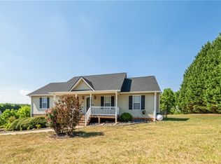 554 Dogwood Acres Ln, Madison, NC 27025