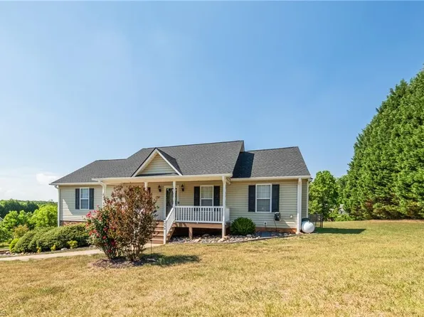 554 Dogwood Acres Ln, Madison, NC 27025