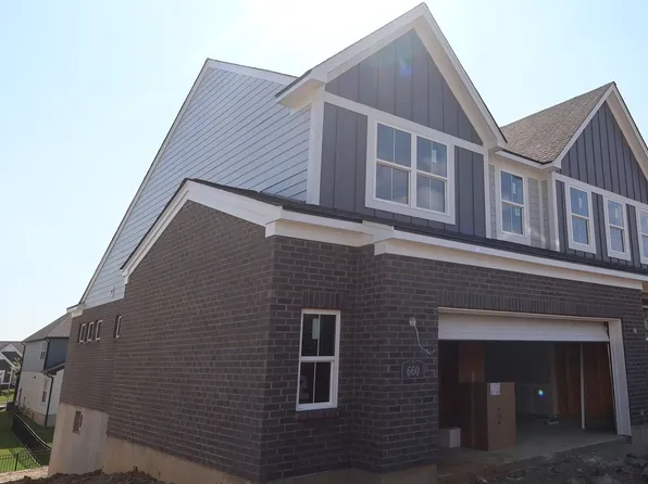660 Goldfinch Dr, Beavercreek, OH 45434