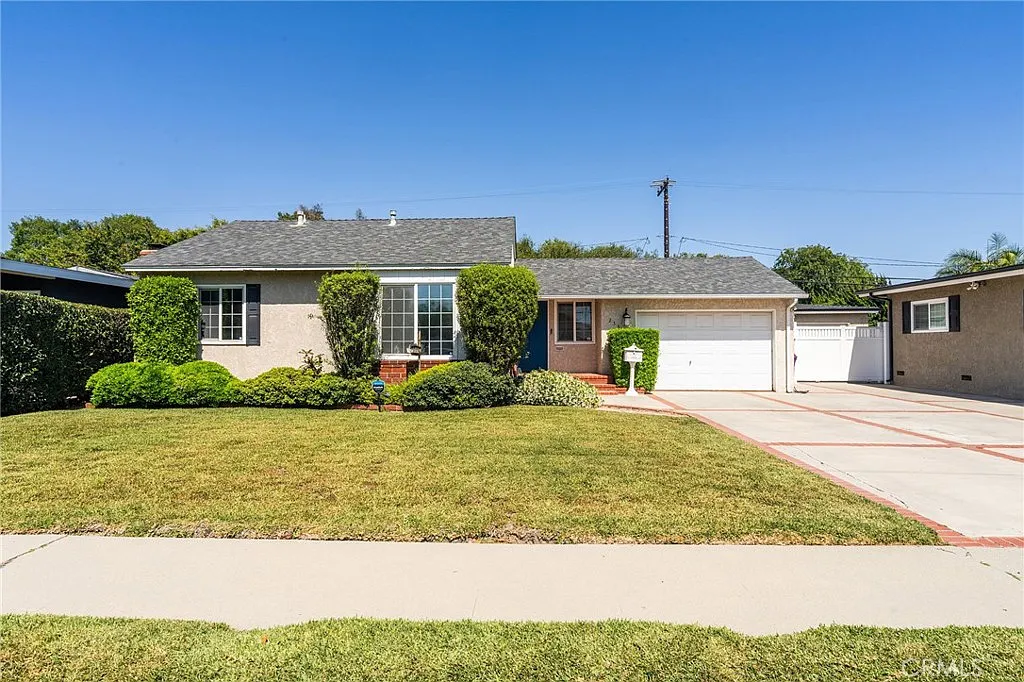 3 bed, 1880 sqft, $5,995 — Photo 1