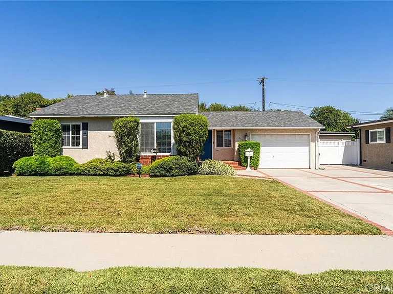 2358 Snowden Ave — Photo 1