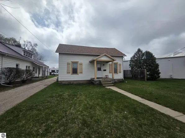 818 E Chippewa St, Mount Pleasant, MI 48858