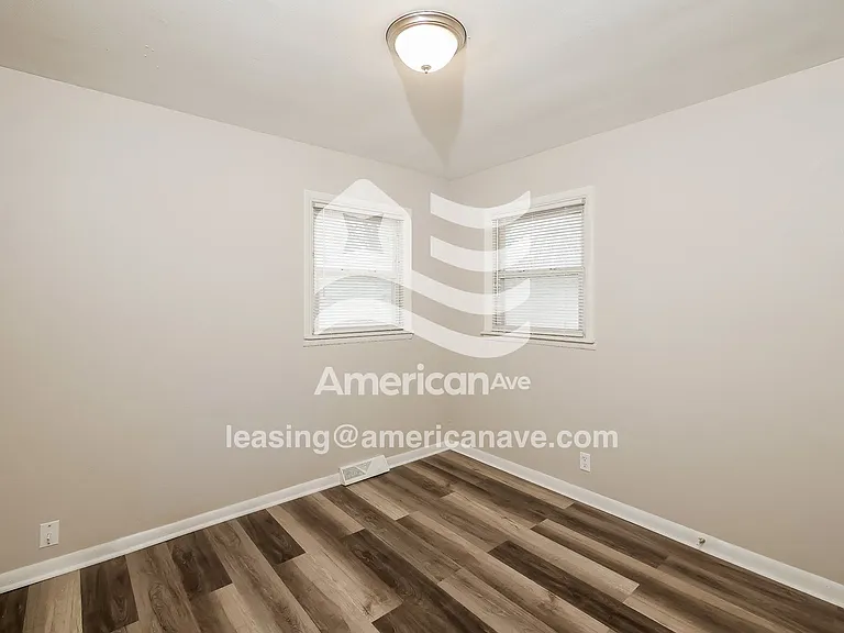 496521_009_wm_-_bedroom_13524873.jpg