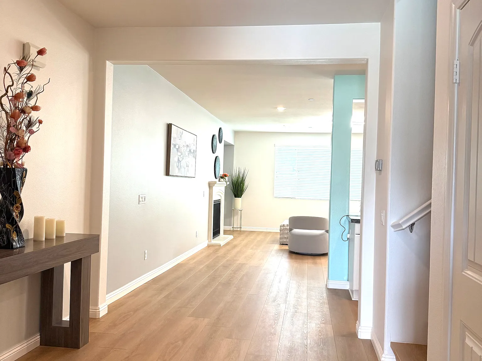 5 bed, 3.5 bath, 3400 sqft, $4,800 — Photo 2
