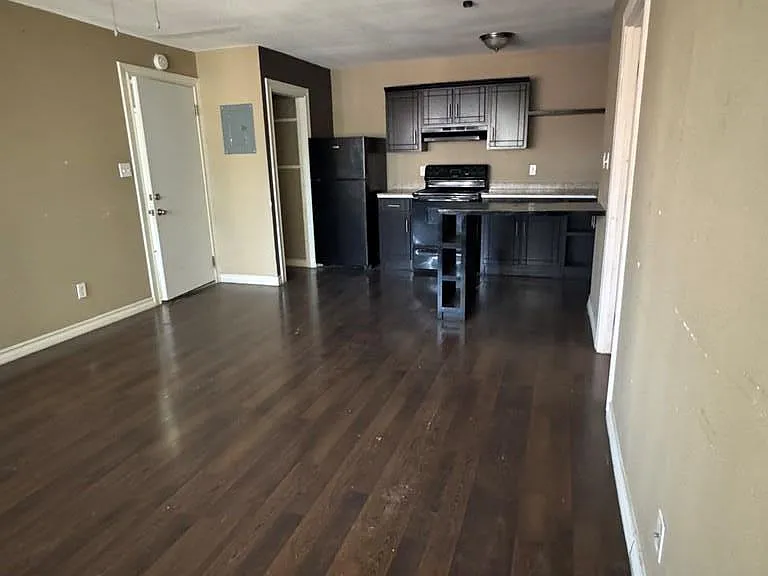 501 S 4th St — Photo 15