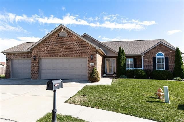 1st image of 900 Ottawa Ct