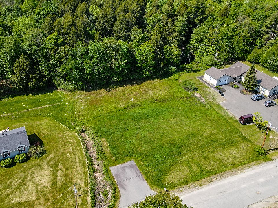 1st image of 24 Putnam Dr