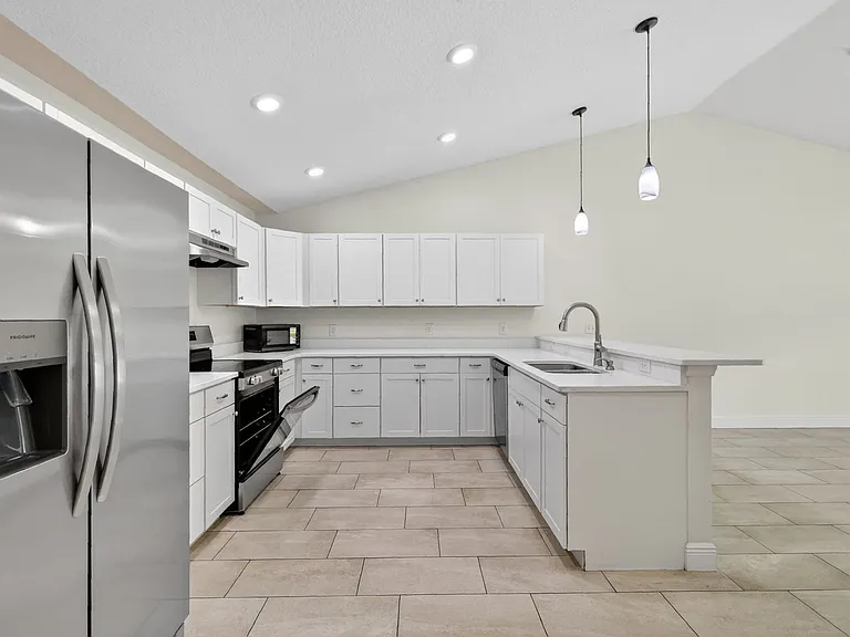 116 Dewitt Ct — Photo 11