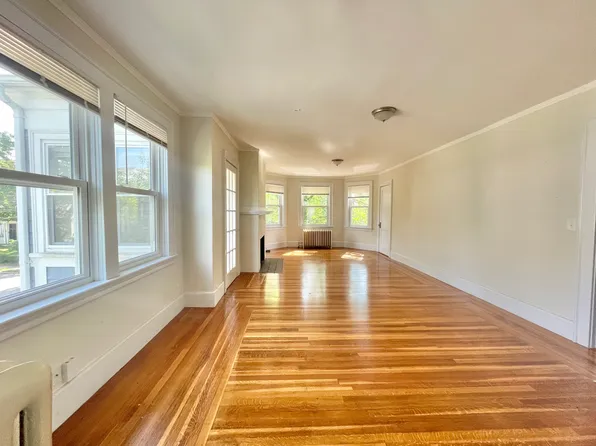 460 Morris Ave #2, Providence, RI 02906