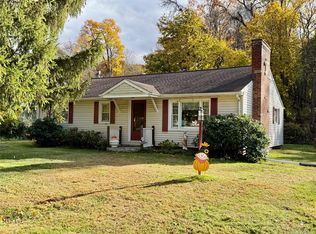 4 Cherry Ln, Poughkeepsie, NY 12601