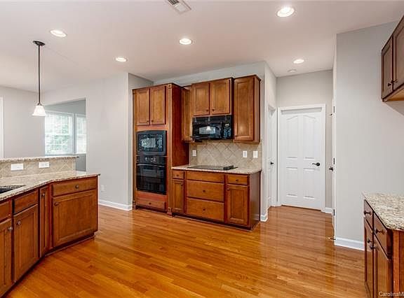 3rd image of 8036 Penman Springs Dr