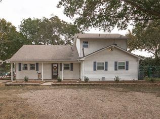 214 Lakeshore Rd, Shady Shores, TX 76208