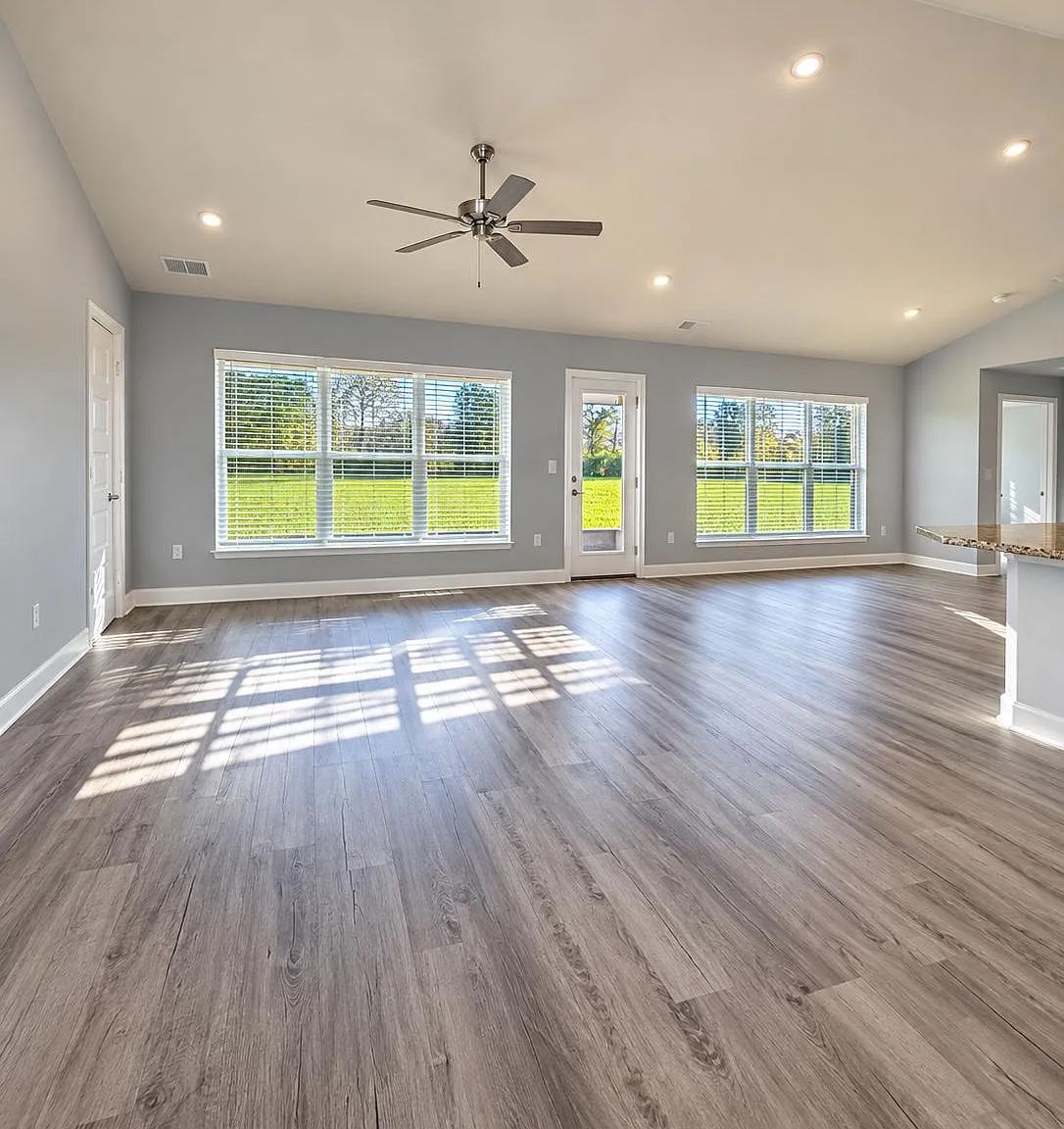 4 bed, 2164 sqft, $2,399 — Photo 2