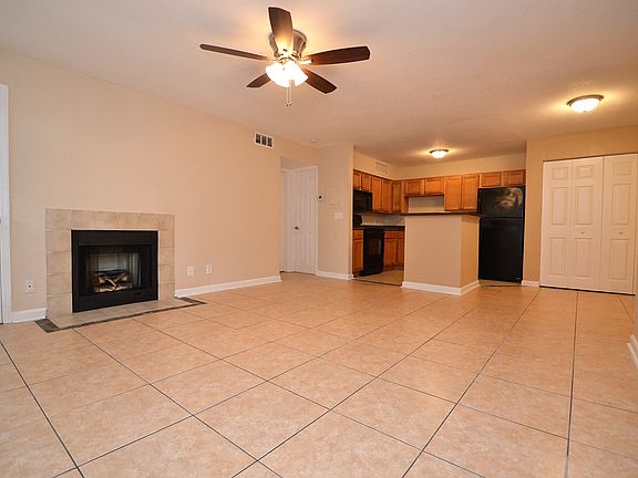 2nd image of 415 Lakepointe 202 Dr