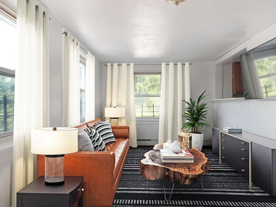 1st image of 17 Tiernans Ln #2