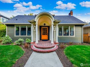 326 22nd Ave E, Seattle, WA 98112