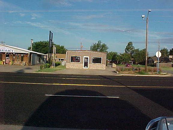 3rd image of 811 Us Highway 83 N