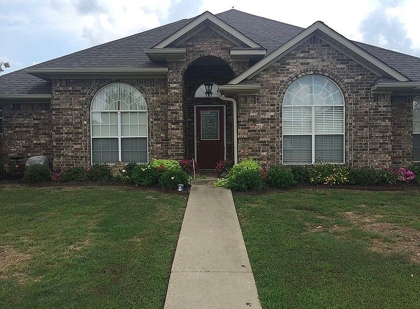 1st image of 320 Meadowridge Cir