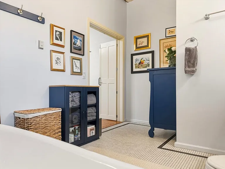637 Alto St #B — Photo 6
