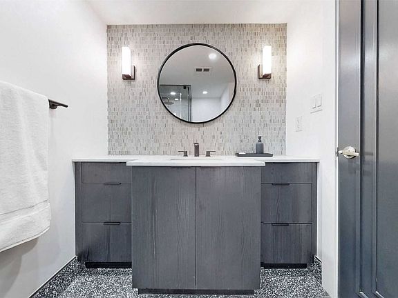 5th image of 80 Cumberland St #504