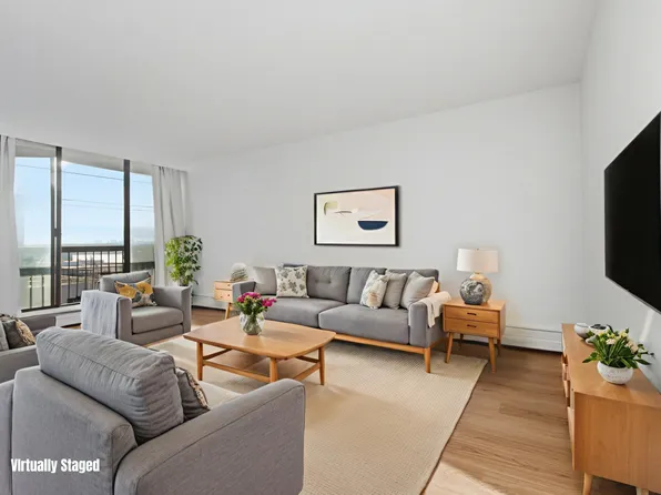 145 Saint Georges Ave #407, North Vancouver, BC V7L 3G8