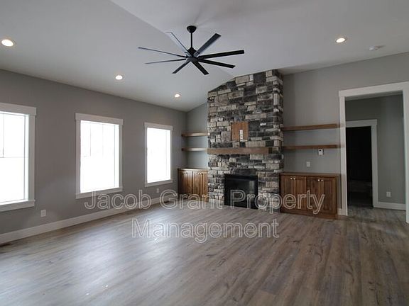 3rd image of 5621 Eaglewood Dr