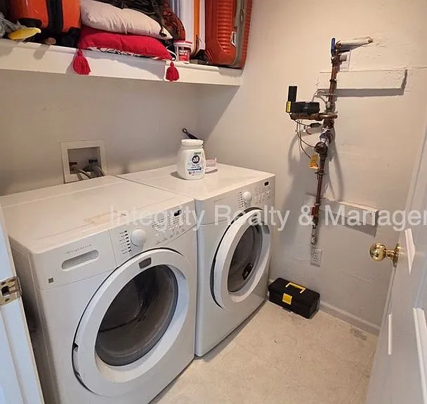 1261 Carlyle Park Cir — Photo 18