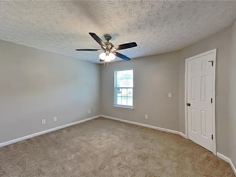 4557 Darrowby Dr — Photo 12