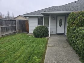 1692 Nunnwood Ln, Grants Pass, OR