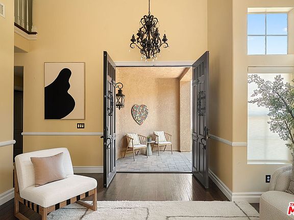 4th image of 350 Anzio Way