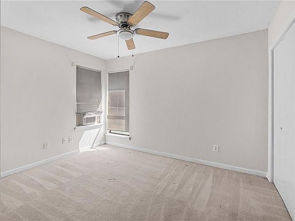 5th image of 990 Chapman Ln