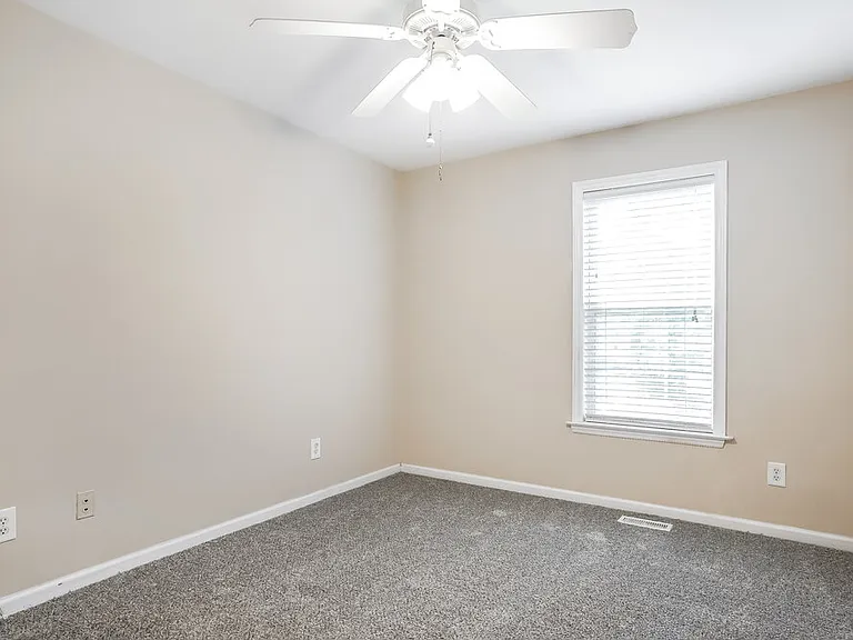 621 Groveton Trl — Photo 14