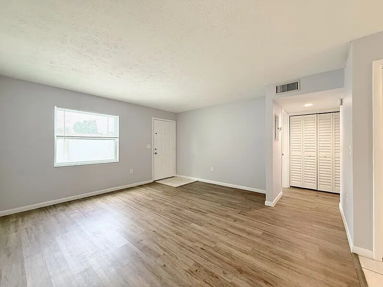 11705 North Dr #B — Photo 14