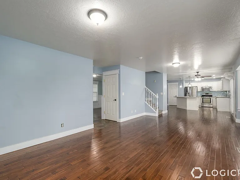 376 W Concord Pl — Photo 7