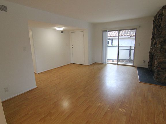 3rd image of 1672 Federal Ave