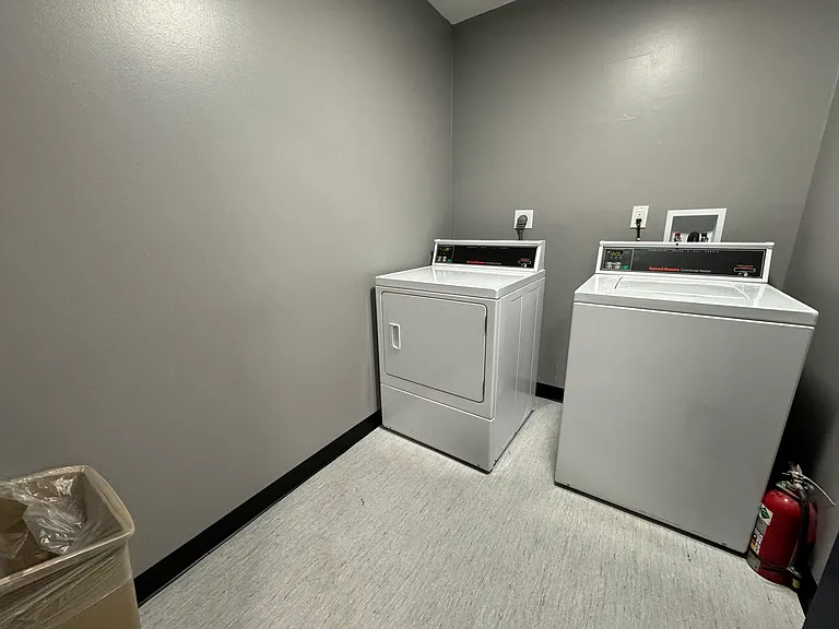 Sunset Ridge Apartments — Photo 12