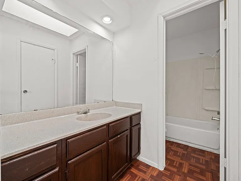 6463 Cambridge Glen Ln — Photo 18