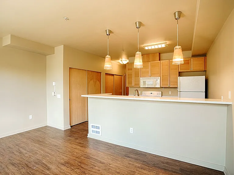 Saxe Apartments — Photo 19