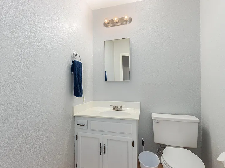1701 N Barkley — Photo 43