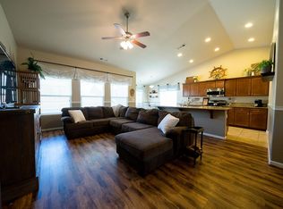 1796 W Hayward St, Hanford, CA