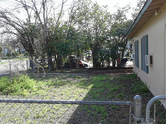 2nd image of 821 Evergreen Dr