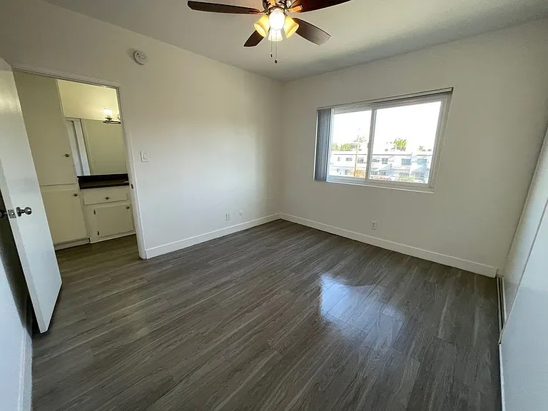 5307 Sepulveda Blvd. — Photo 15