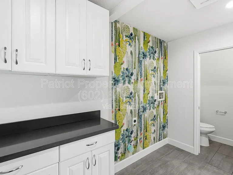 207 E El Caminito Dr — Photo 32