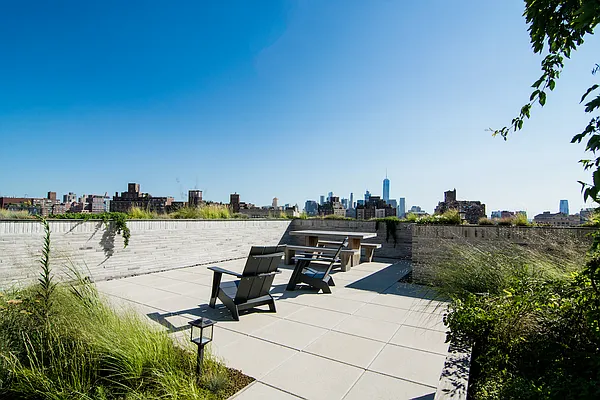 Rented by SERHANT. | media 18