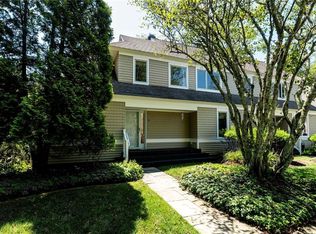 4 Polo Club Rd, Narragansett, RI 02882